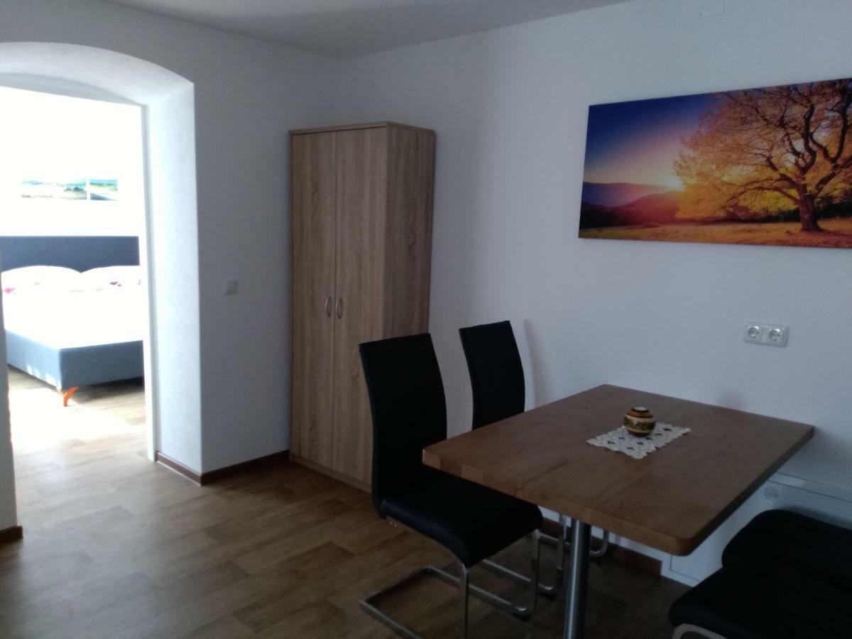Ferienwohung Fam. Fink Apartment Riegersburg Bagian luar foto